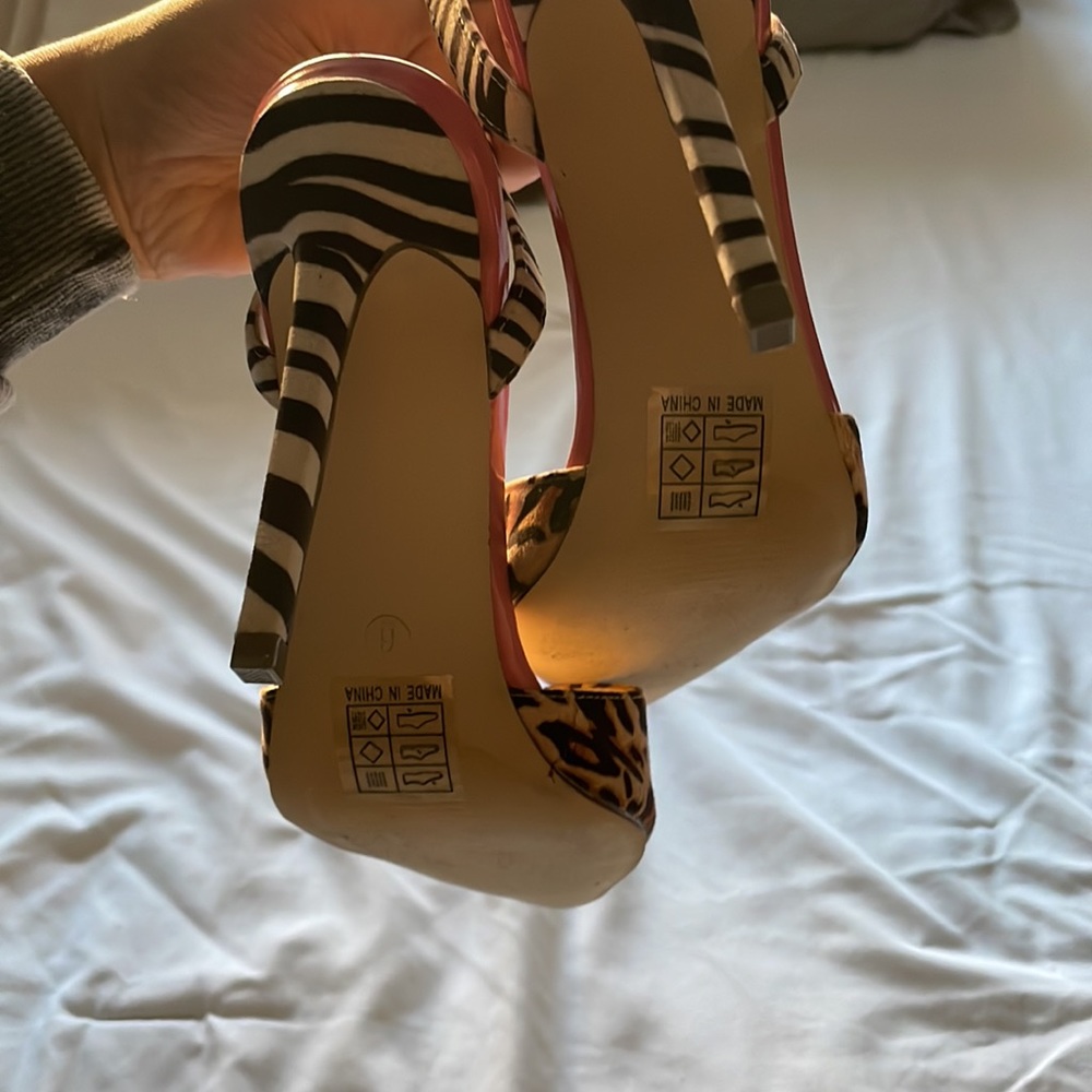 Heels - Picture 4 of 4